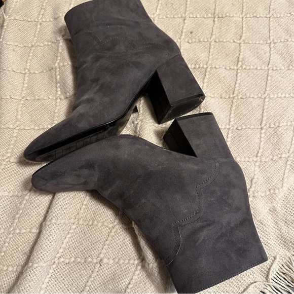 Zara women’s Trafaluc gray suede ankle booties size 41 - Picture 2 of 10
